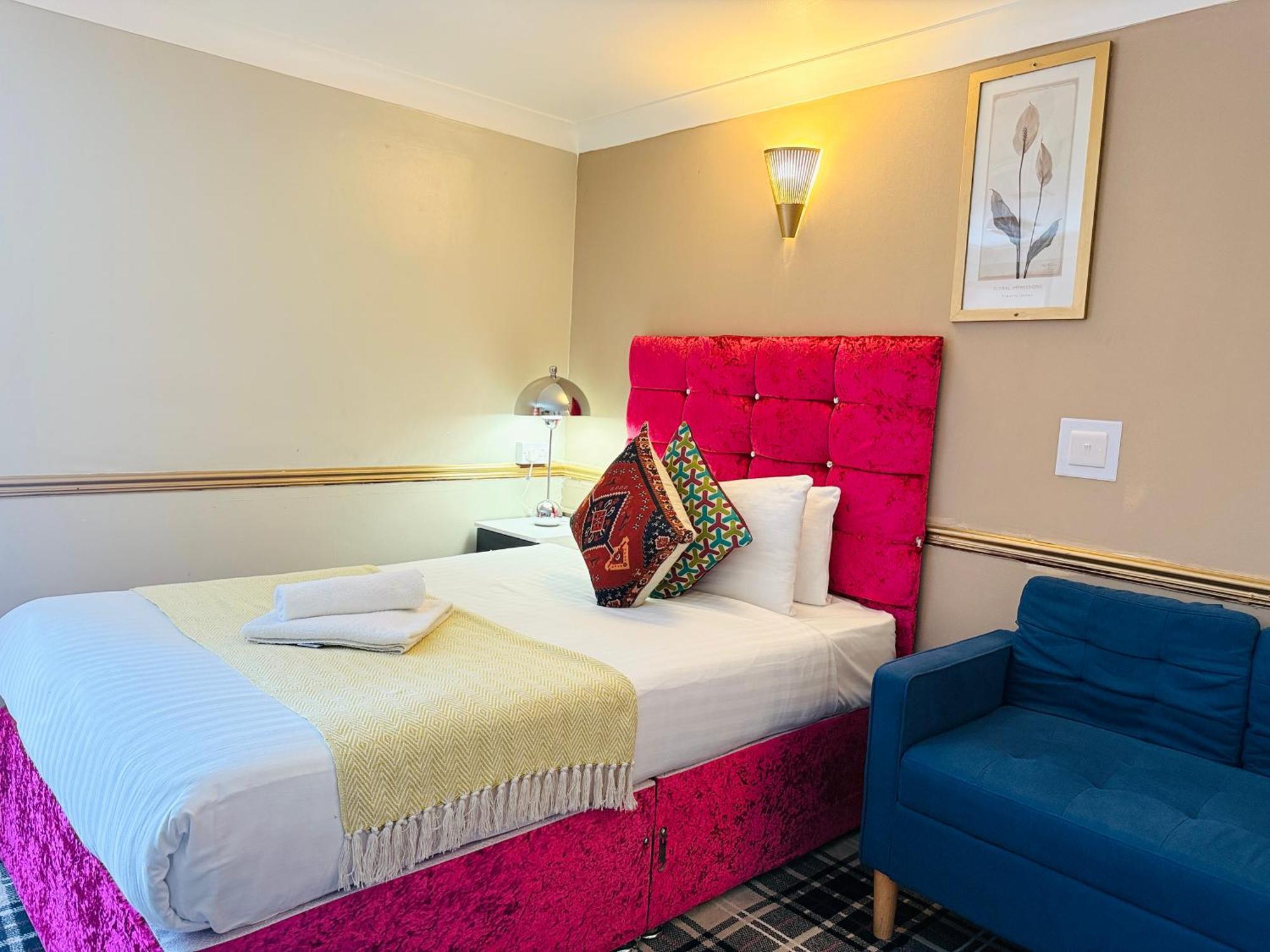 Hotel 4 Sisters