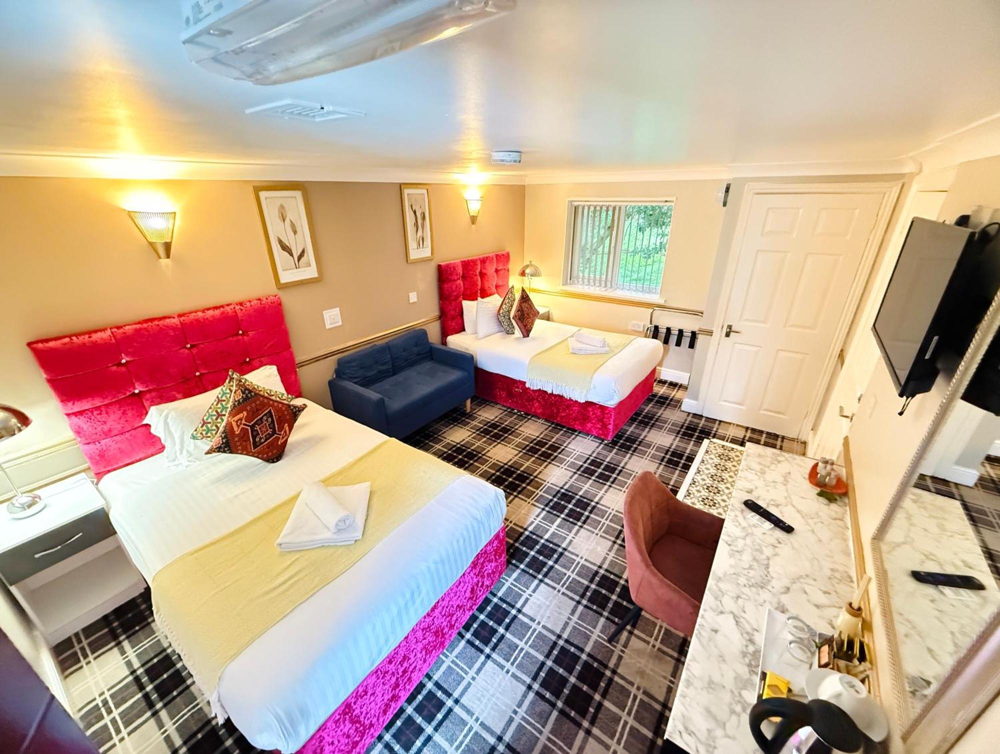 4 Sisters Hotel